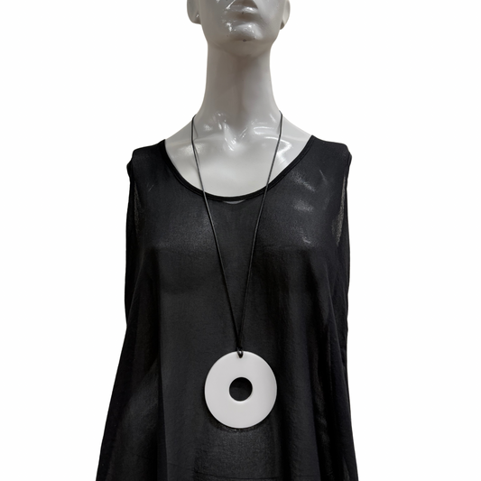 Z39 WHITE CIRCLE CUT OUT NECKLACE