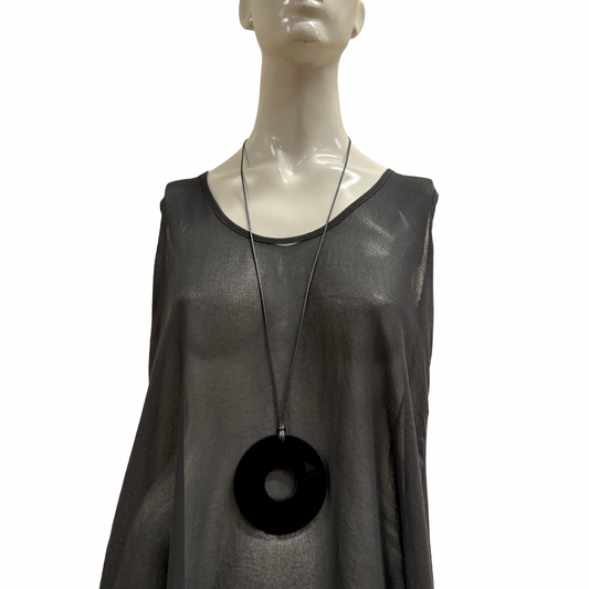 Z39 BLACK CIRCLE CUT OUT NECKLACE