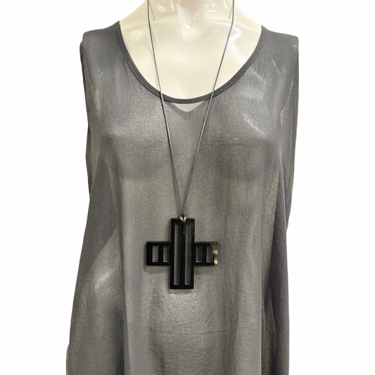 Z39 CROSS CUT OUT NECKLACE