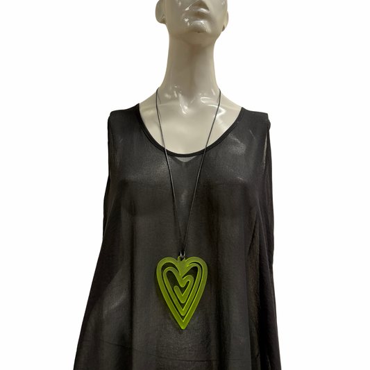 Z39 GREEN HEART NECKLACE