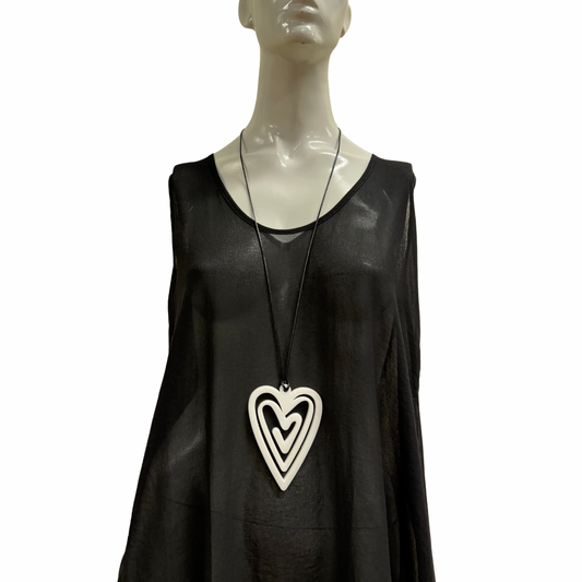 Z39 WHITE HEART NECKLACE